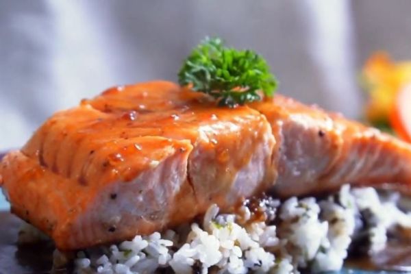 Chế biến cá hồi ăn dặm cho bé kiểu Nhật