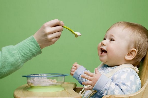 Trẻ nhỏ mấy tháng tuổi ăn được cháo hạt sen